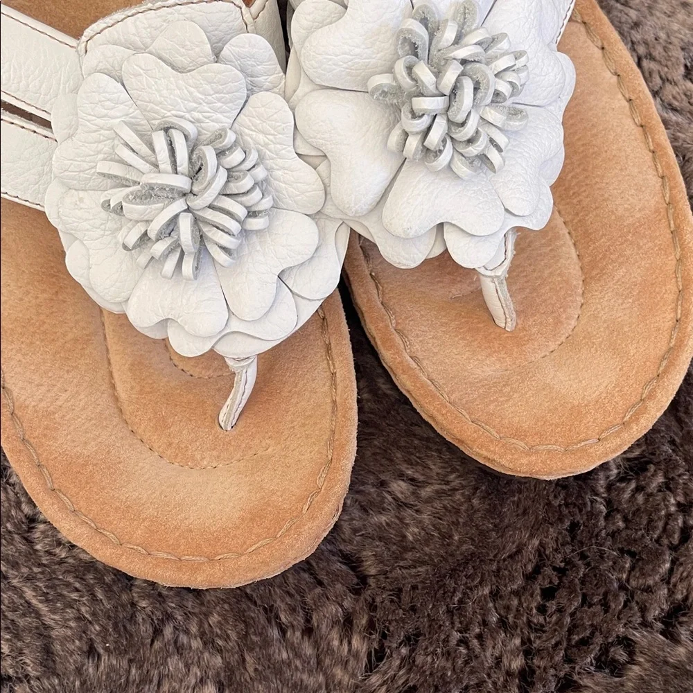 Clarks Women's White and Cream Floral Sandals - Picture 3 of 9